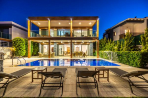 Deluxe Villa Emilie with Private Swimming Pool